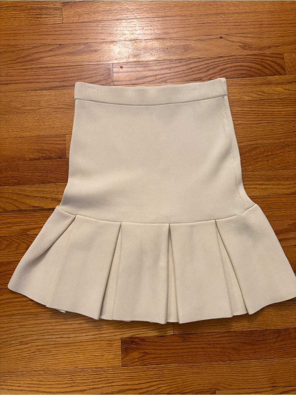 Cream Knit Pleated Flounce Mini Skirt